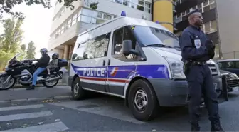 Paris'te Hamile Kadın ve 2 Çocuğu Boğazı Kesilerek Öldürüldü