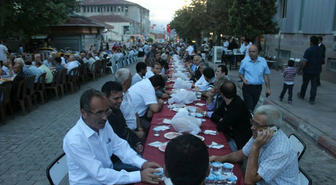 Reşadiye Belediyesi Vatandaşlara İftar Verdi