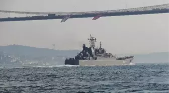 Rus Savaş Gemileri İstanbul Boğazı'ndan Geçti