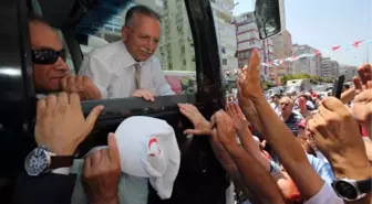 İhsanoğlu, İzmir'de 'Cumhurbaşkanım' Anonsu ile Karşılandı (3)