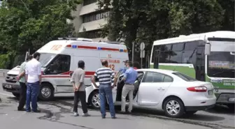 Hasta Almaya Giden Ambulans Kaza Yaptı: 2 Yaralı