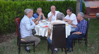 Muhtarlardan Dayanışma Yemeği