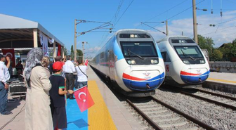 Sakaryalıların Arifiye Garı'nda Yüksek Hızlı Tren Hayal Kırıklığı
