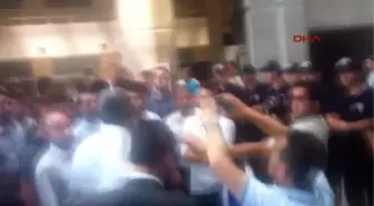 Şüpheli Polisler, Gözaltı Süresi Doldu Diyerek Adliyeyi Terketmek İstedi