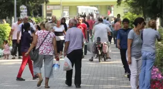 Arefe Günü Vatandaş Mezarlıklara Koştu