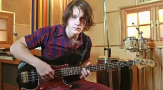 Kerem Bursin, Yeni Rolündeki İmajıyla Şaşırttı