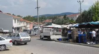 Pazar Yerinde Trafik Keşmekeşi
