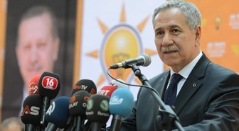 Arınç: Kadın Herkesin İçinde Kahkaha Atmayacak