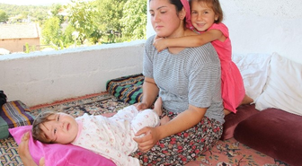 Çocuk Gelin Olup Çocuklarıyla Ortada Kalan Genç Kadın Bayramı Boynu Bükük Geçirdi