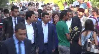 Demirtaş, Vedat Aydın'ın Mezarını Ziyaret Etti