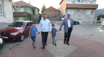 Karaosmanoğlu, Bayram Sevincini Torunlarıyla Yaşadı