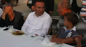 Adalet Bakanı Bozdağ, IŞİD'in Kaçırdığı Polisin Ailesini Ziyaret Etti