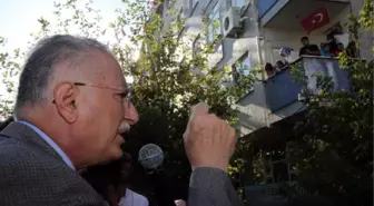 Ekmeleddin İhsanoğlu Bağcılar'da Vatandaşlarla Bayramlaştı