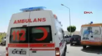 Besni'de Otomobil Devrildi: 6 Yaralı