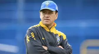 Dunga: Elimde Kara Liste Yok, Formayı Hak Eden Giyecek