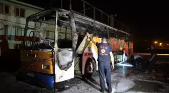 AK Parti Seçim Otobüsü Yakıldı