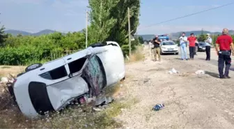 Otomobil Takla Attı: 1'i Ağır 4 Yaralı