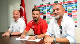 Antalyaspor Trabzonsporlu Şahin Aygüneş'le İmzaladı