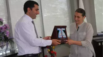 Denizbank'tan Bağlar Belediyesi'ne Plaket