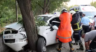 Salihli'de Trafik Kazası: 2 Yaralı