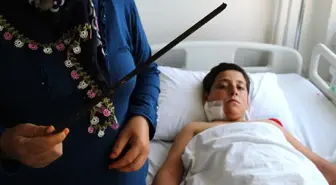 Boğazına Saplanan Demirle Hastaneye Getirildi