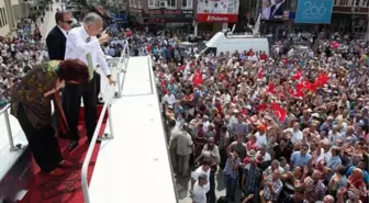 Ekmeleddin İhsanoğlu: Türkiye, Kınamaktan Kına Evinde Döndü (2