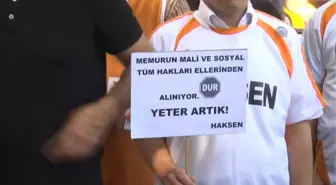 Memurlar, Maaş Bordrosunu Yiyerek Sıradışı Bir Eylem Yaptı