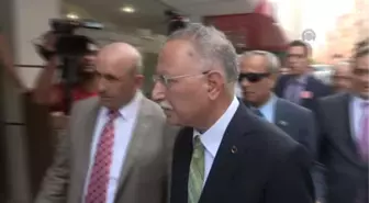 İhsanoğlu, Soma'da şehit ailelerini ziyaret etti -