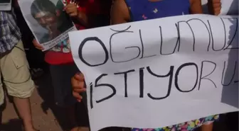 Kayıp Engelli Çocuk İçin Kuşadası'nda Eylem
