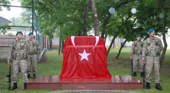 Kosova'da, Türk Şehidine Anıt