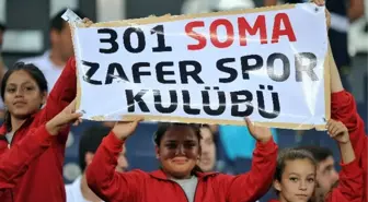 Futbol Turnuvasının İlk Maçında Fenerbahçe ile Beşiktaş Karşılaştı