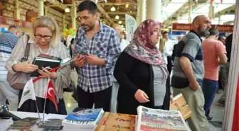 Müezzinoğlu ve Topbaş Osmangazi Belediyesi'nin Standında Kestane Şekeri Yedi