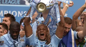 Manchester City Vincent Kompany'nin Sözleşmesini 5 Yıl Daha Uzattı