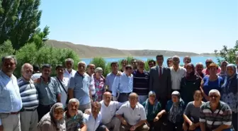 Adilcevaz Kaymakamlığı Ebad Üyelerine Yemek Verdi