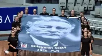 Beşiktaş Bayan Voleybol Takımı'ndan Seba İçin Saygı Duruşu