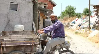 Hurda Toplayarak Engelli Kardeşlerine Bakıyor