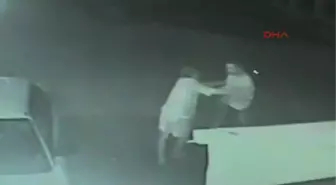 Kuzenlerin Bıçaklı Kavgası Güvenlik Kamerasında