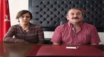 Şemdinli Belediye Başkanını Makam Odasının Önüne Başı Kesik Kedi Bırakıldı