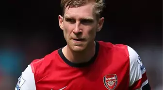 Arsenal'in Alman Futbolcusu Mertesacker, Milli Takıma Veda Etti