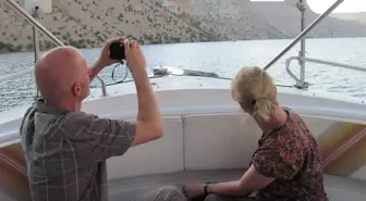 Alman Turistler Rumkale'yi Gezdi