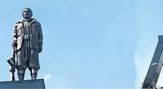 Lice'de Terör Örgütü Üyesinin Heykelinin Dikilmesi