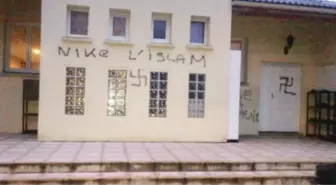 Avusturya'da Camiye 'Nazi' Saldırısı