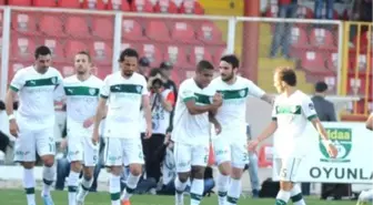 Bursasporlu Futbolcular İmza Gününde Taraftarlarla Buluşacak