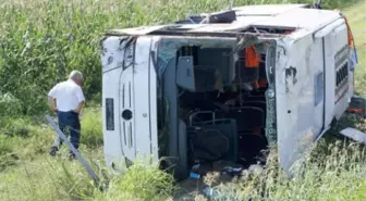 Sırbistan'da Türk Plakalı Otobüs Devrildi