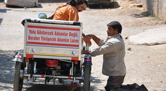 Kahta'da Engelli ve Yaşlılara Motosikletli Sağlık Hizmeti
