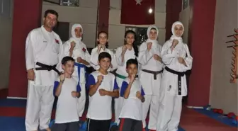 Gaziantepli Karateciler Şampiyonluk İçin Batman'a Gitti