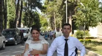 Tekerlekli Sandalyeyle Nikah Masasına Oturdular