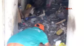 Burdur'da Evden 5 Kamyon Çöp Çıktı