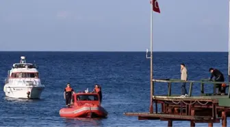 İstanbul'da Denize Açılan 5 Kişiyi Arama Çalışmaları