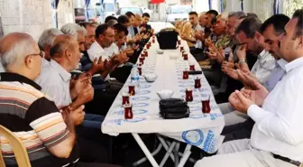 Protokol Üyelerinden Şehit Evine Taziye Ziyareti